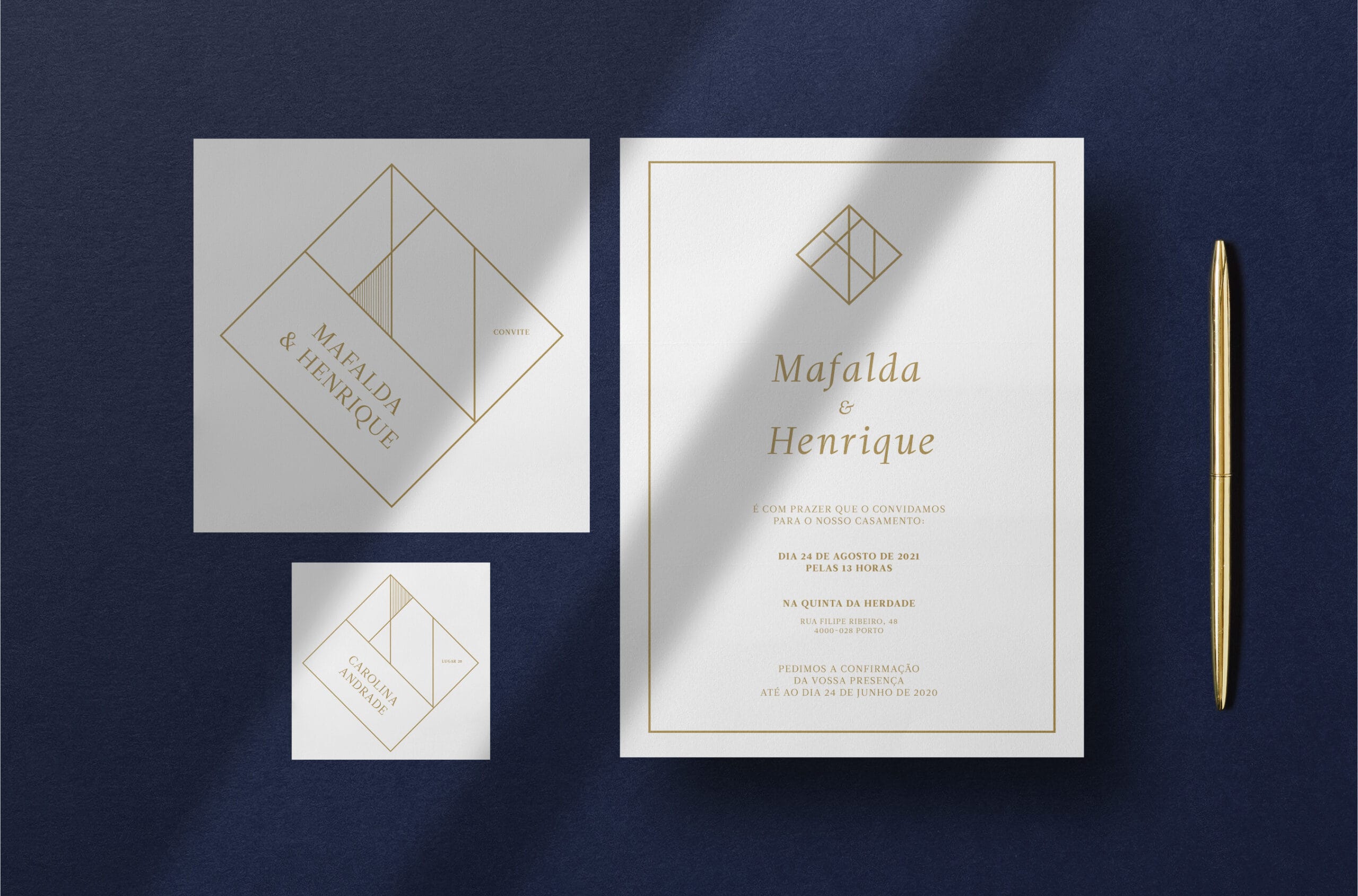 Convites de casamento de estilo geométrico brancos com tipografia e grafismo dourados em vários formatos