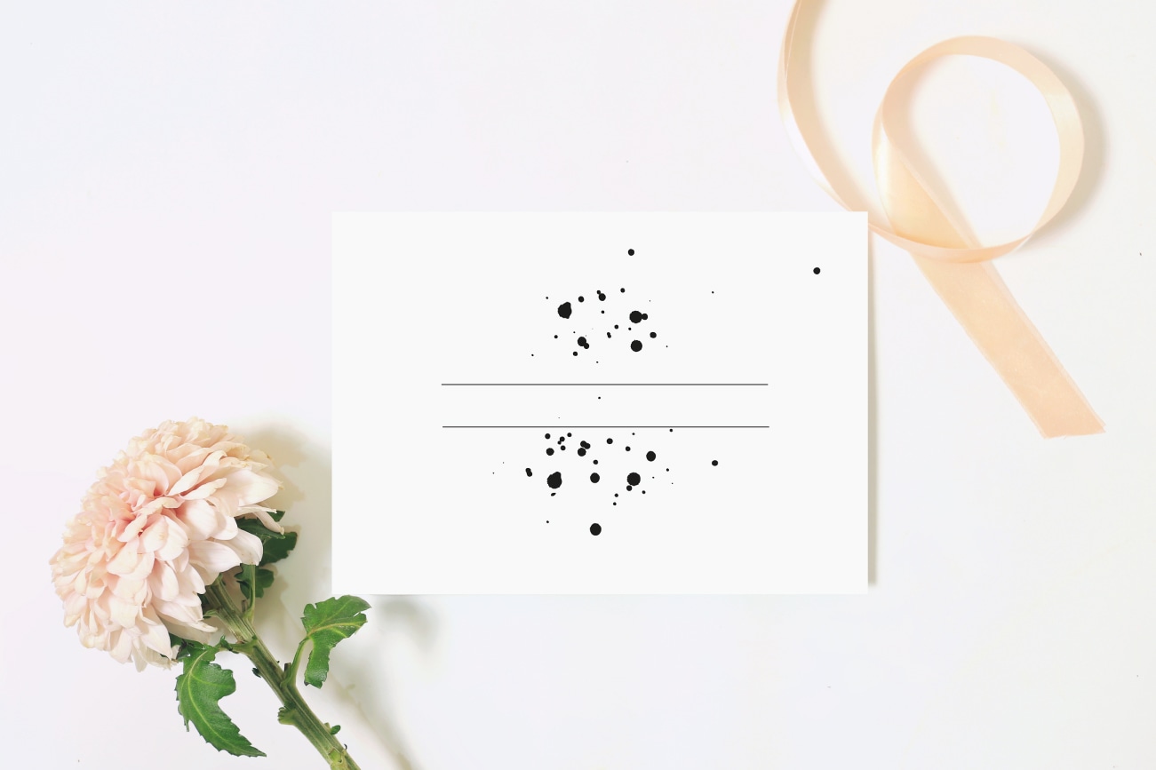Cartão de agradecimento de estilo minimal branco com tipografia preta