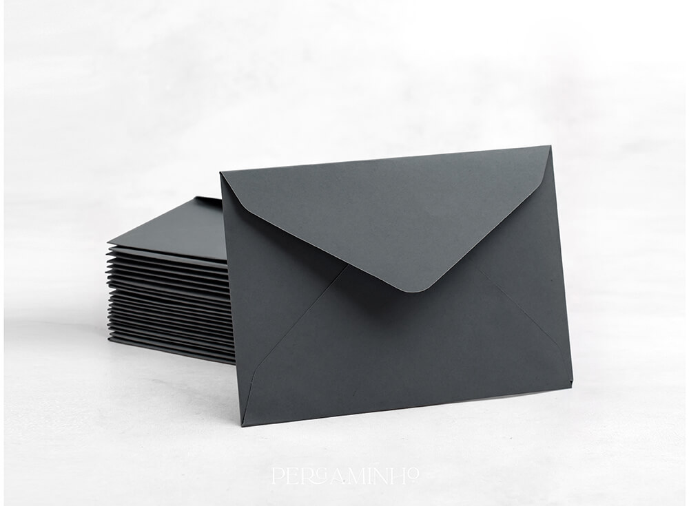 Envelope Cinzento Escuro