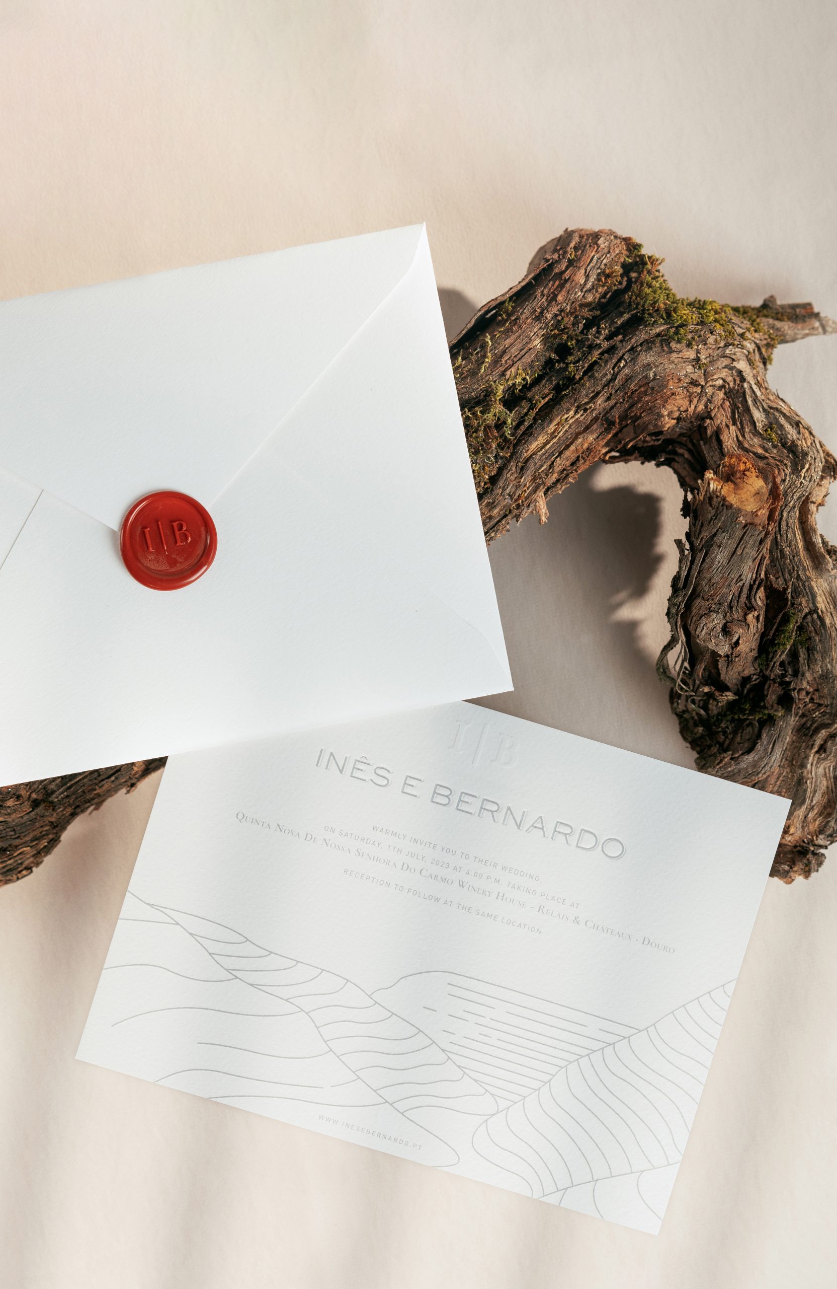 <a style="color:white;" href="https://dev.pergaminho.design/convites-de-casamento/convites-minimalistas/">Convites Minimalistas</a>
